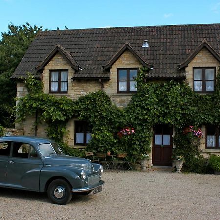 Fosse Farmhouse Holiday Cottages 奇彭纳姆 外观 照片