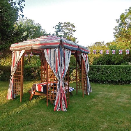 Fosse Farmhouse Holiday Cottages 奇彭纳姆 外观 照片